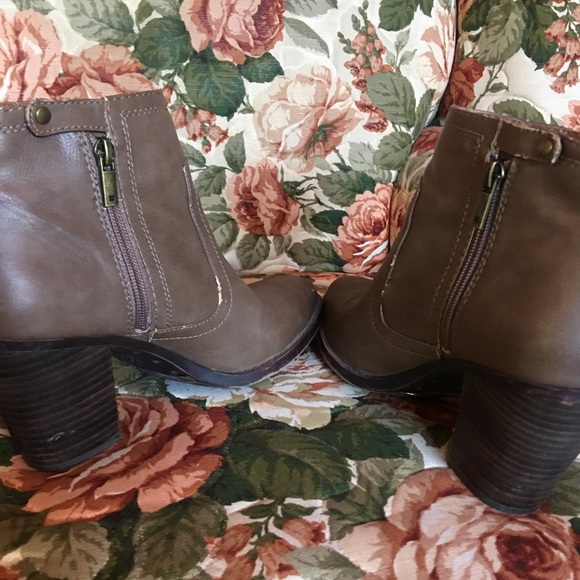 Lucky Brand Booties 🍀 - Picture 5 of 7